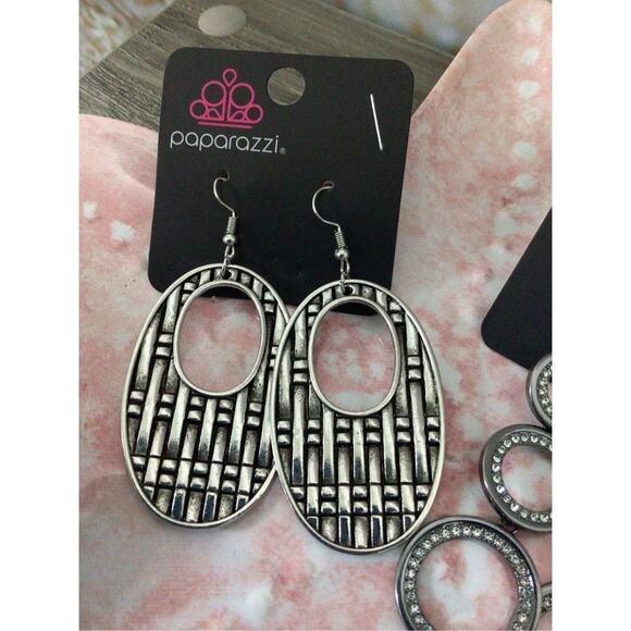 NWT 2PR Bundle Earrings Paparazzi Silver Earrings Dangle Bohemian Girl - Picture 7 of 11